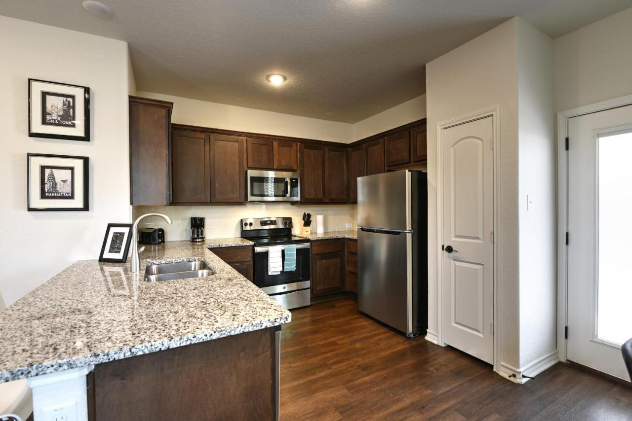 New 3 Bedroom Vacation Lackland/sea World/la Cantera