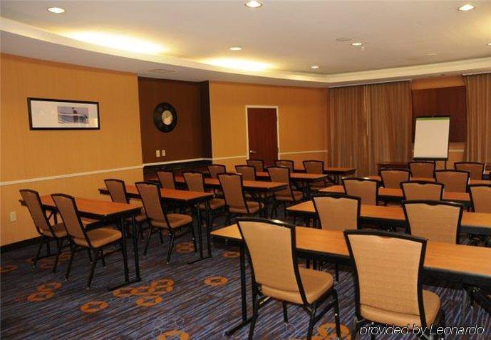 Courtyard By Marriott North Stone Oak At Legacy Hotel 3*