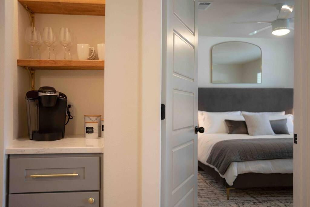Holiday home New Lone Star Retreat Remodeled Downtown