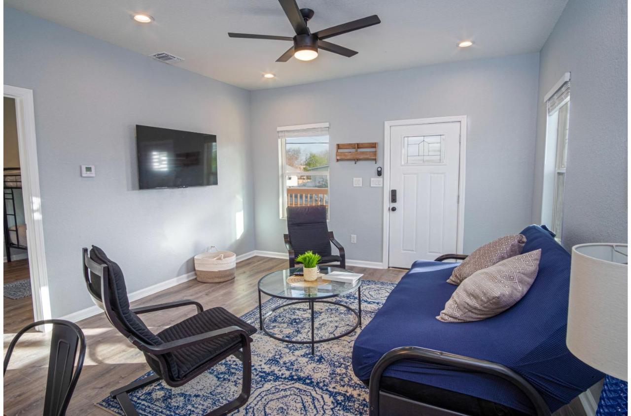 Holiday home Downtown Dream Spacious 4br2ba Sleeps 12 *