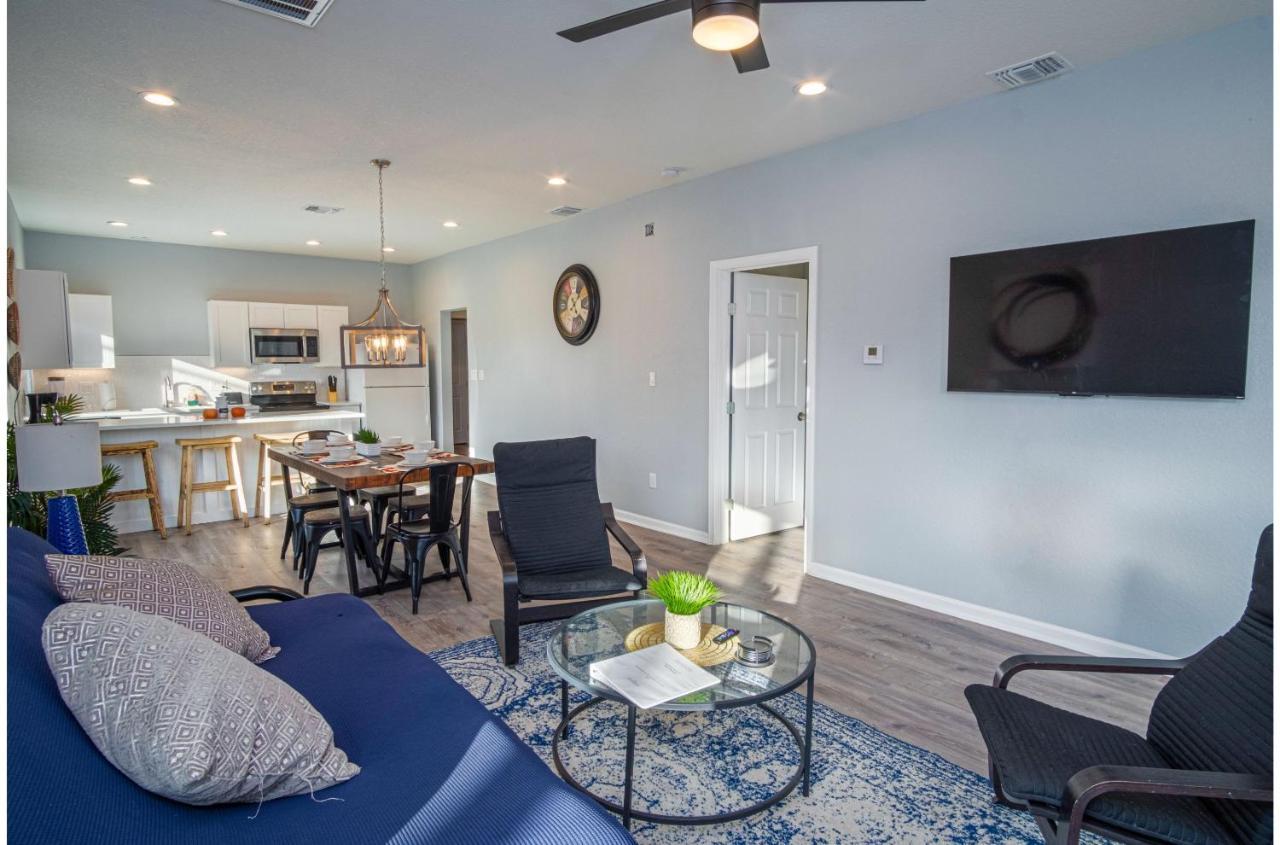 Downtown Dream Spacious 4br2ba Sleeps 12 Holiday home San Antonio
