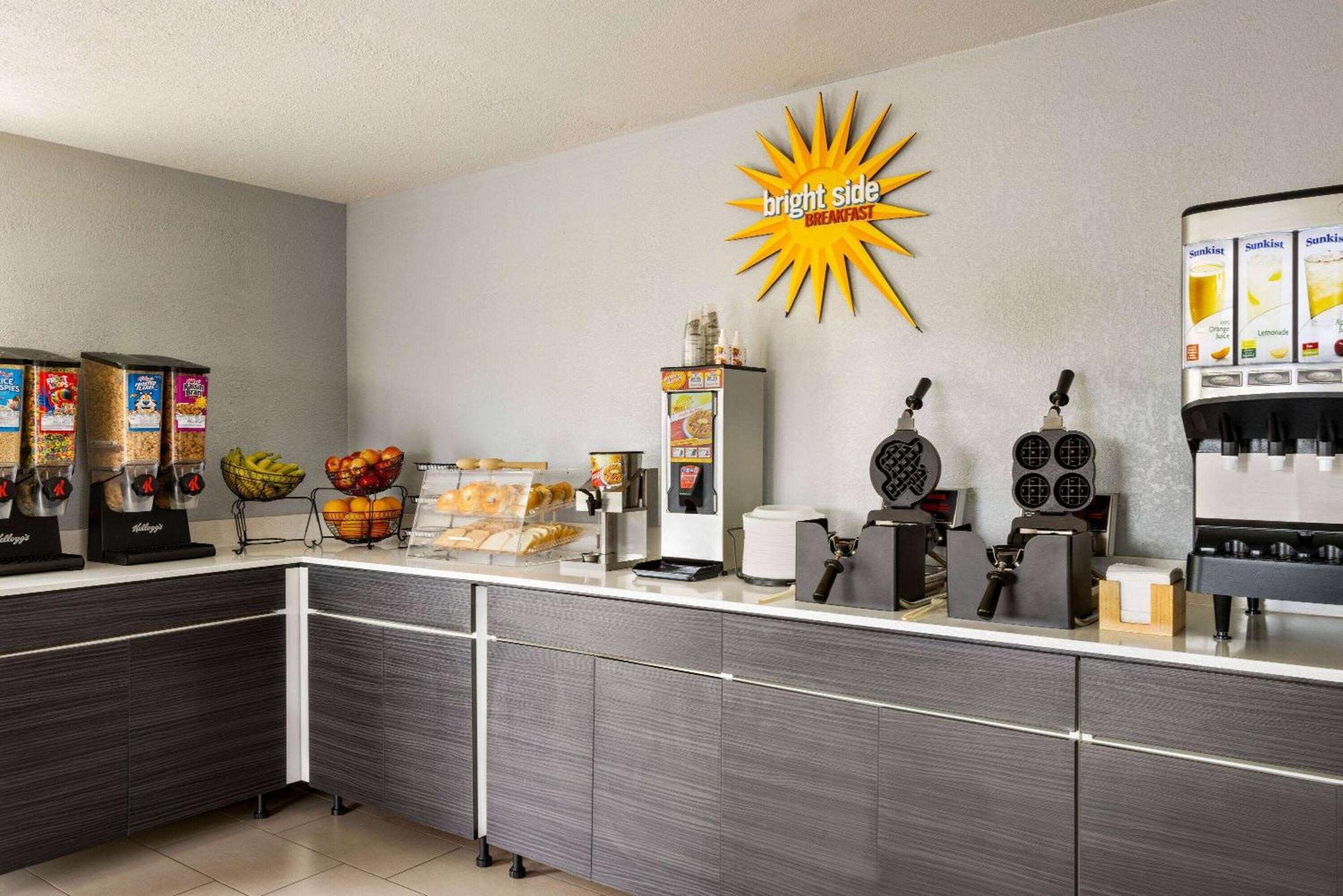 La Quinta By Wyndham Lackland Hotel 3*