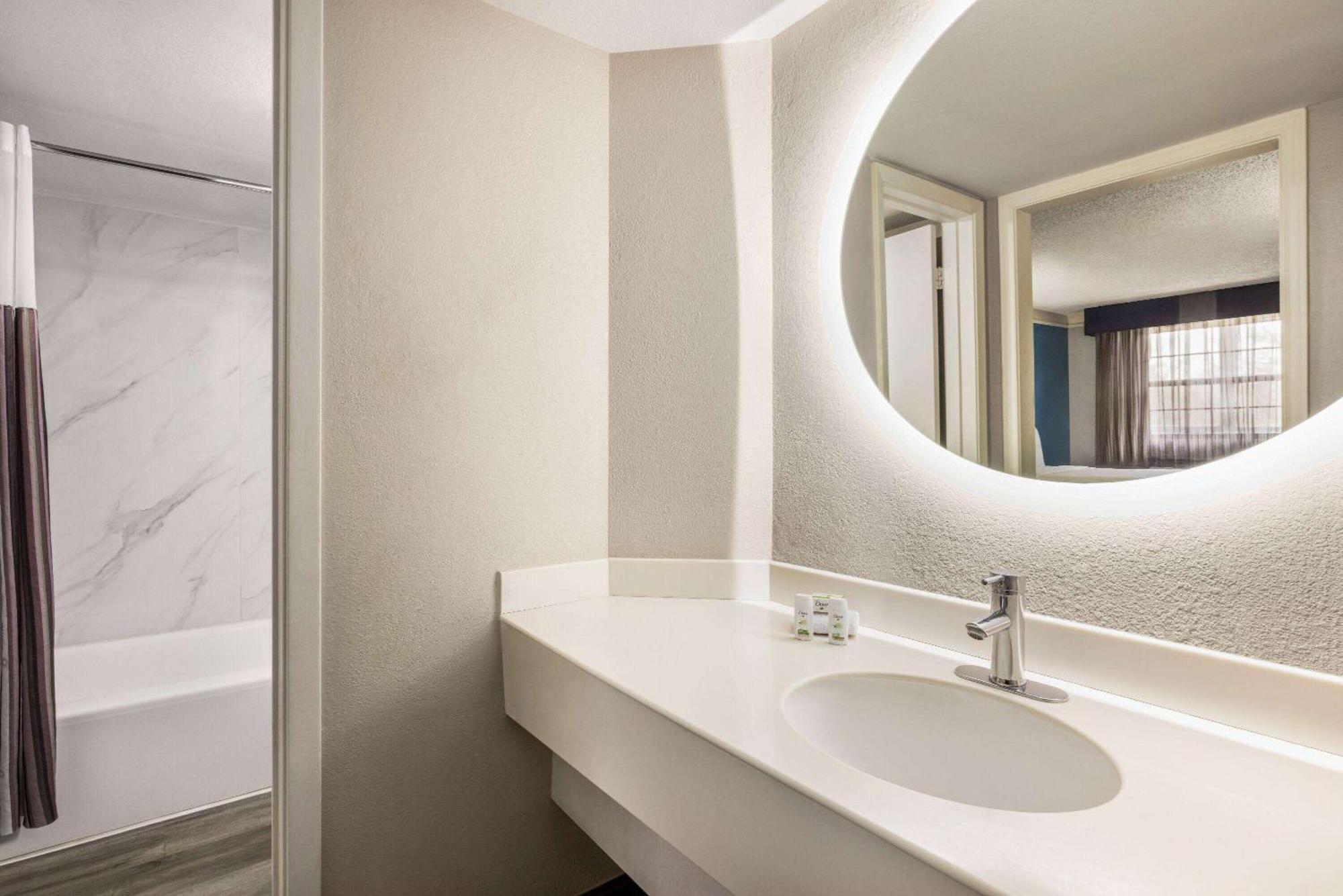 La Quinta By Wyndham I-35 N At Toepperwein San Antonio