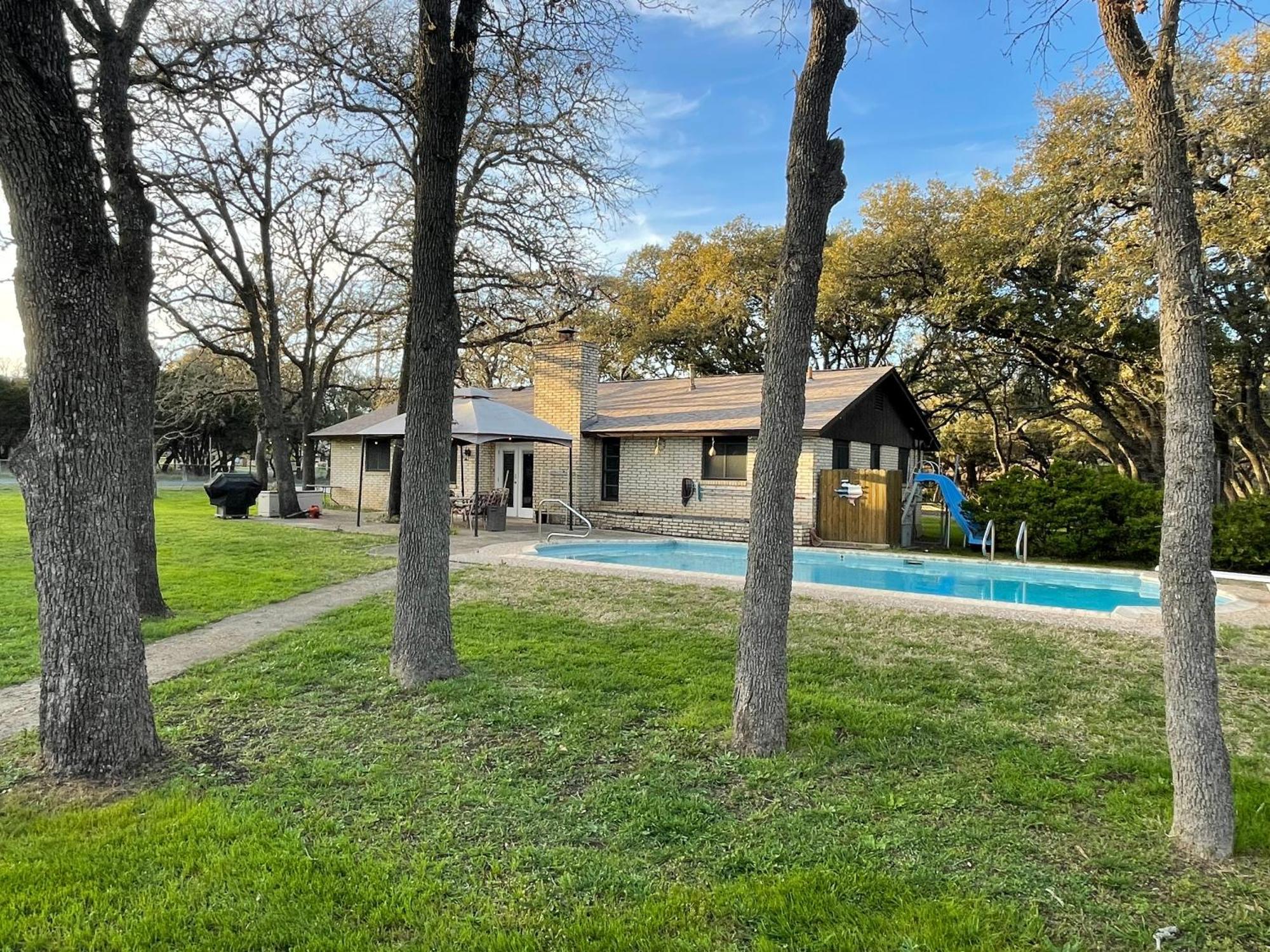 Hill & Pool - Fiesta Texas Sea World Holiday home