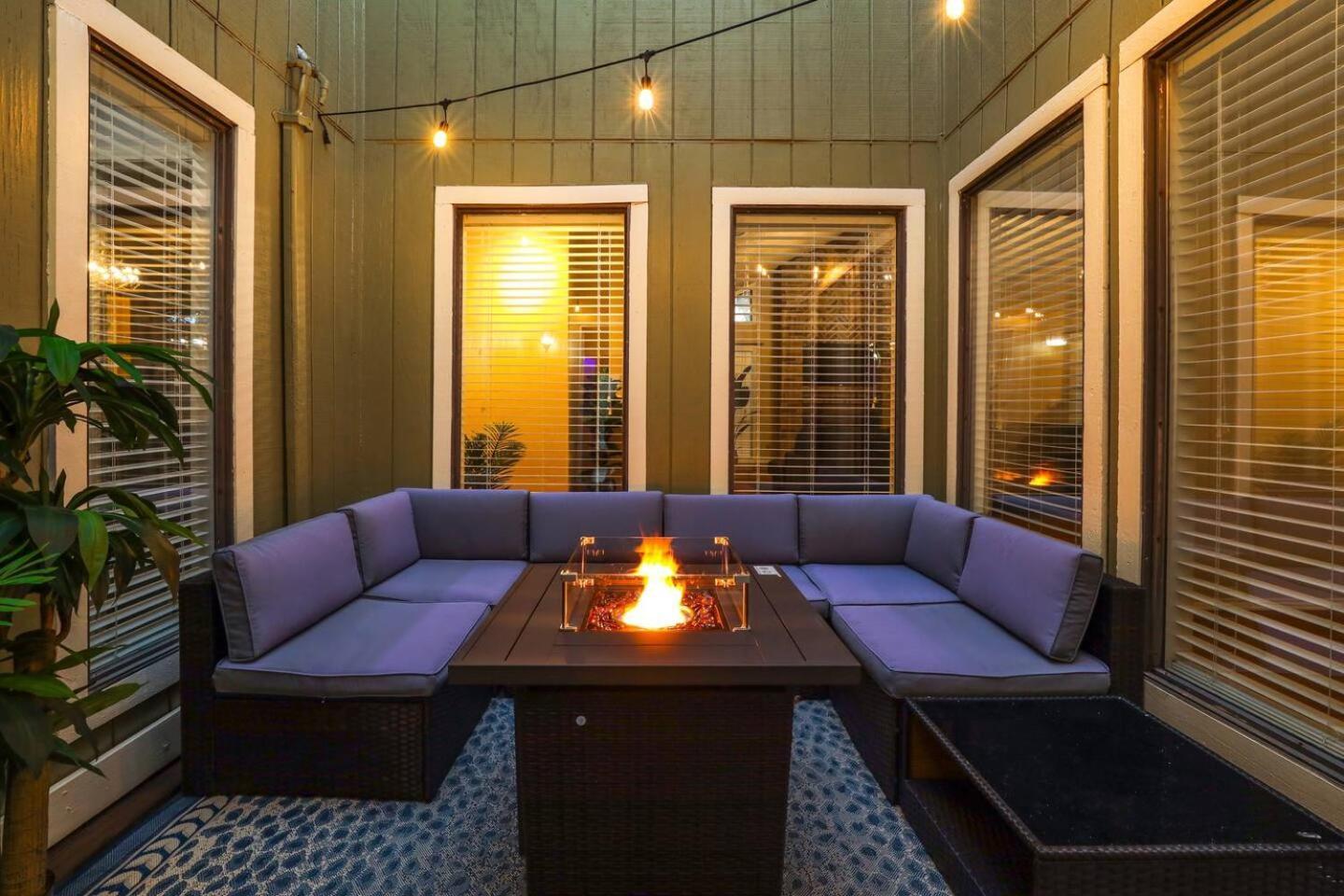 Holiday home Luxurious Oasis W Serene Pool, Games & Fire Pit *