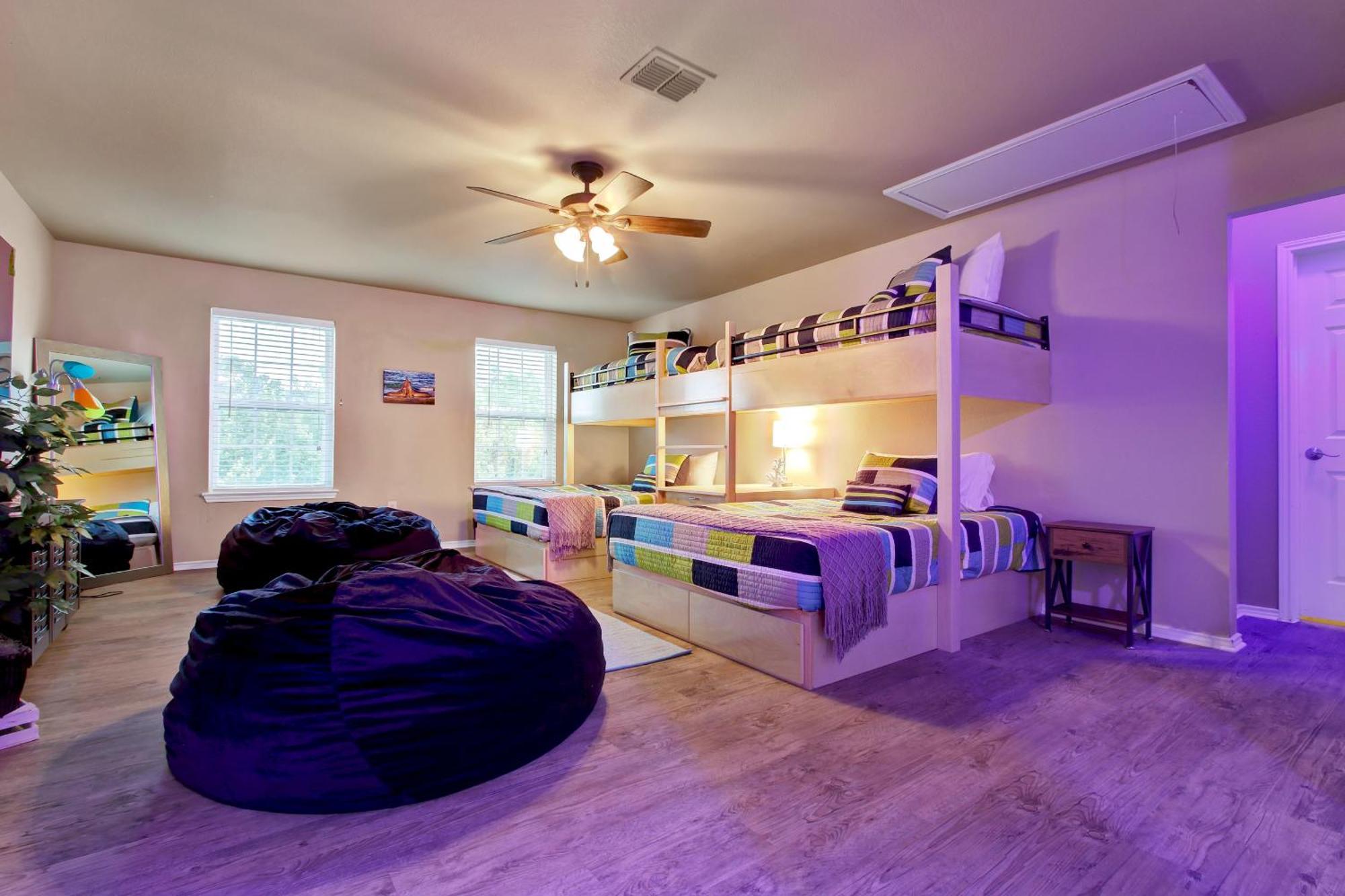 Aqueous - A Birdy Vacation Holiday home