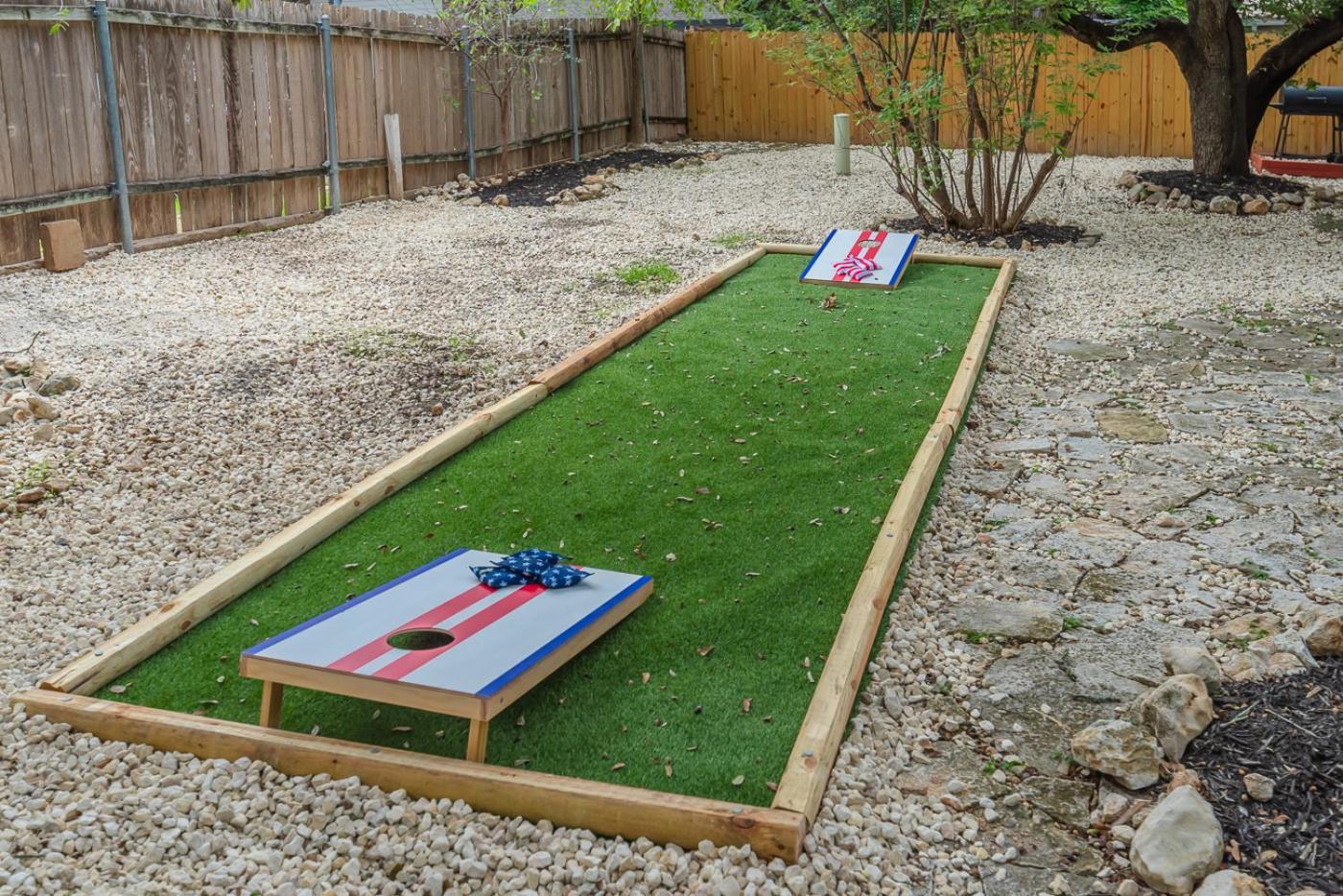 Beautiful With Pool, Games & Covered Patio *