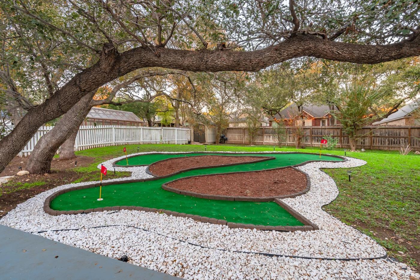 Beautiful Texas Ranch House, Game & Minigolf *