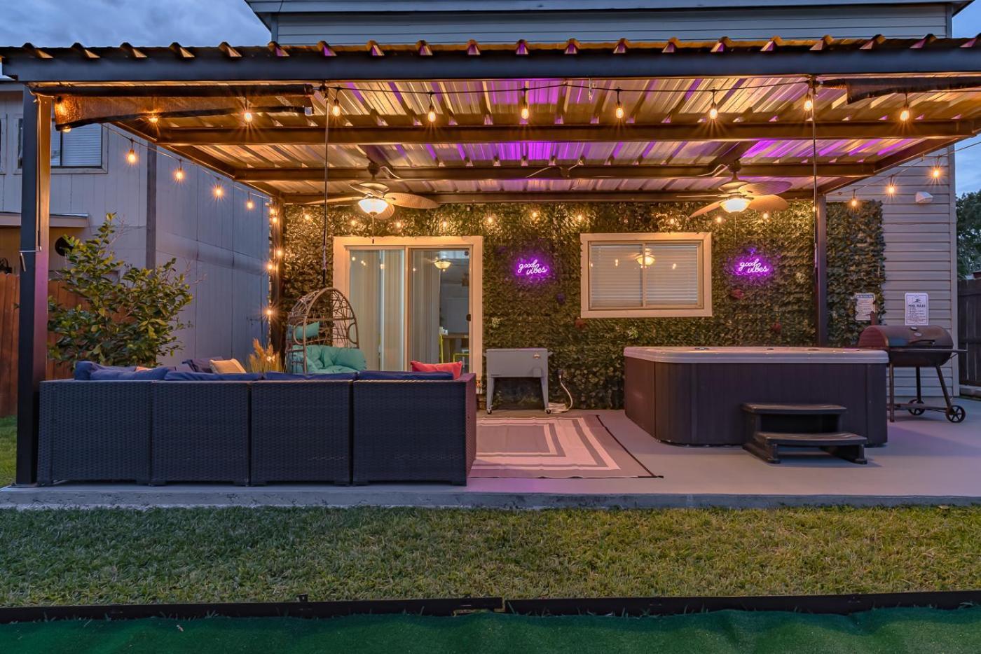 Gameroom, Bbq & Hot-tub By Lackland & Seaworld * San Antonio
