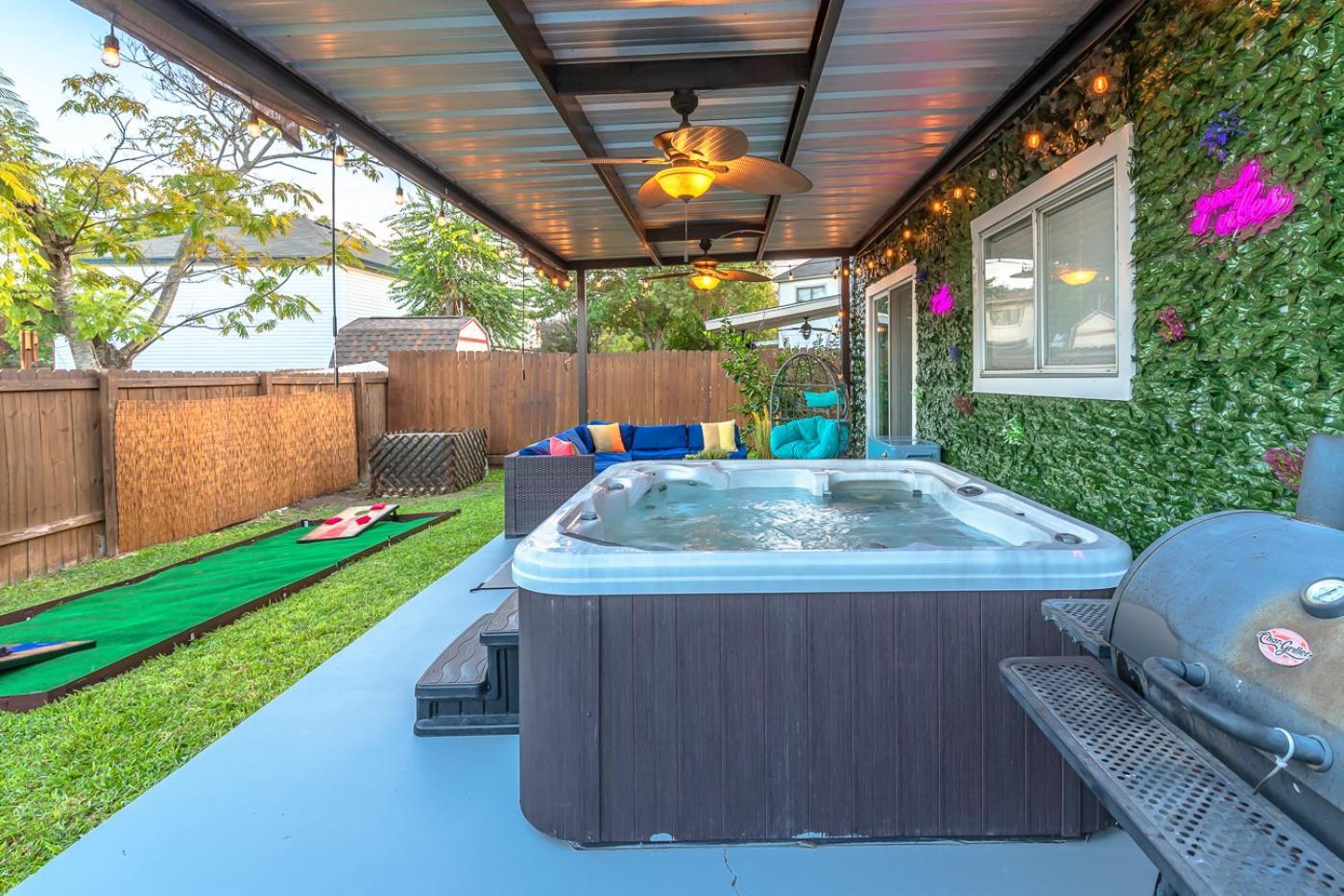 Holiday home Gameroom, Bbq & Hot-tub By Lackland & Seaworld San Antonio