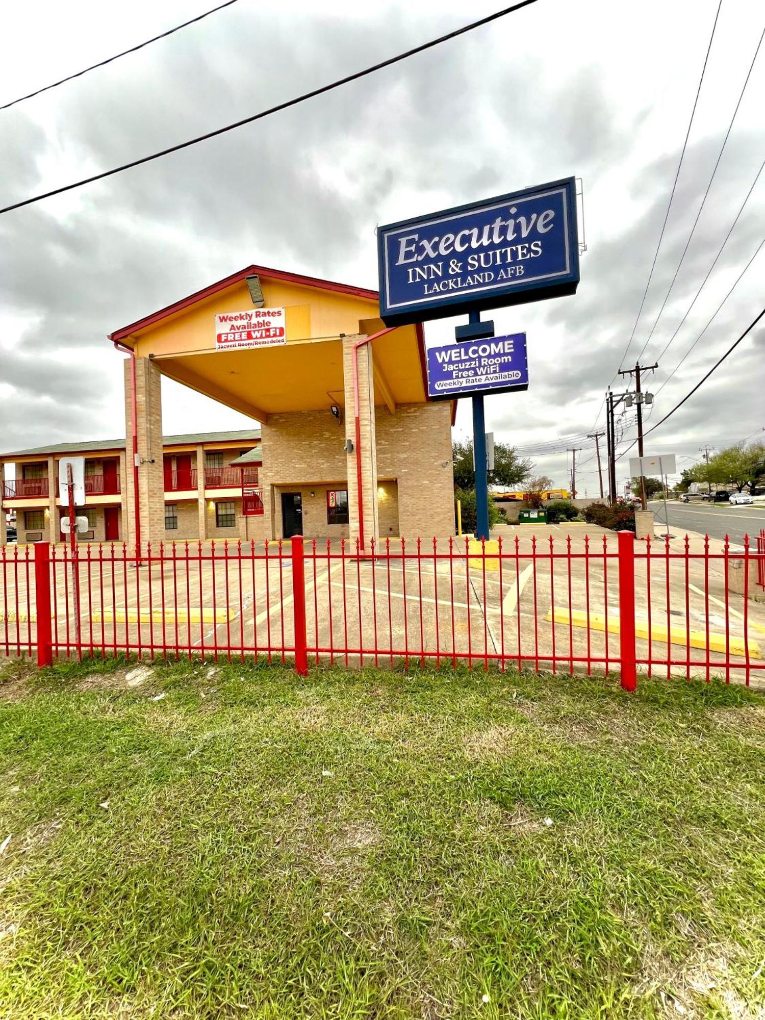 Executive & Lackland Afb 3*