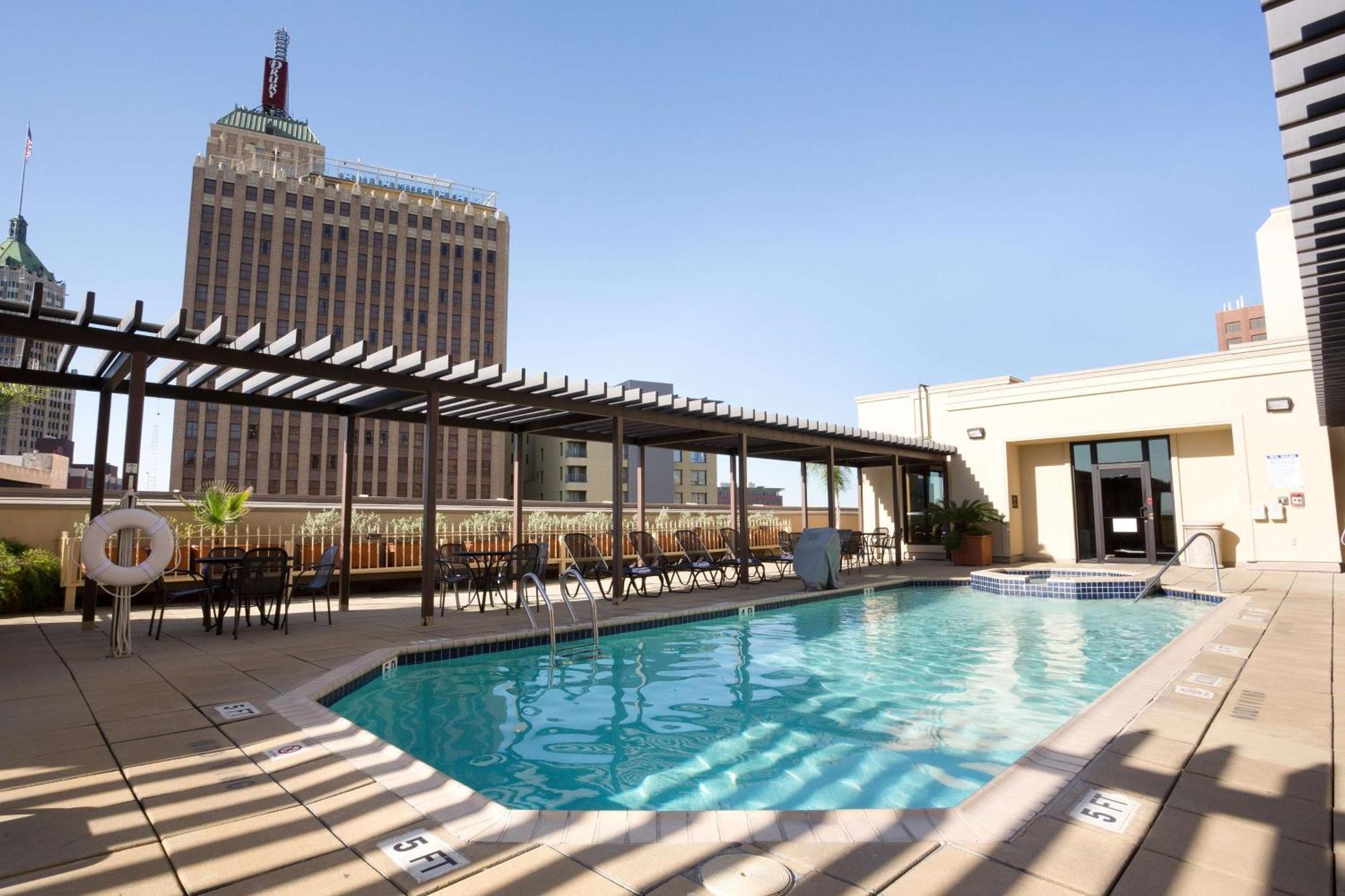 Hotel Drury & Riverwalk 3*