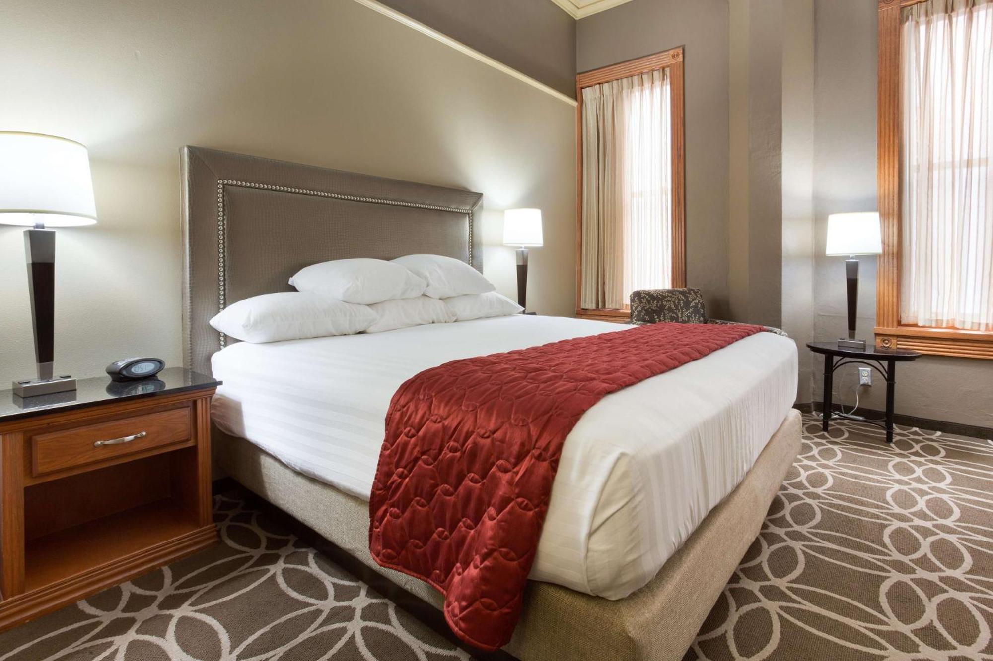 Hotel Drury & Riverwalk San Antonio
