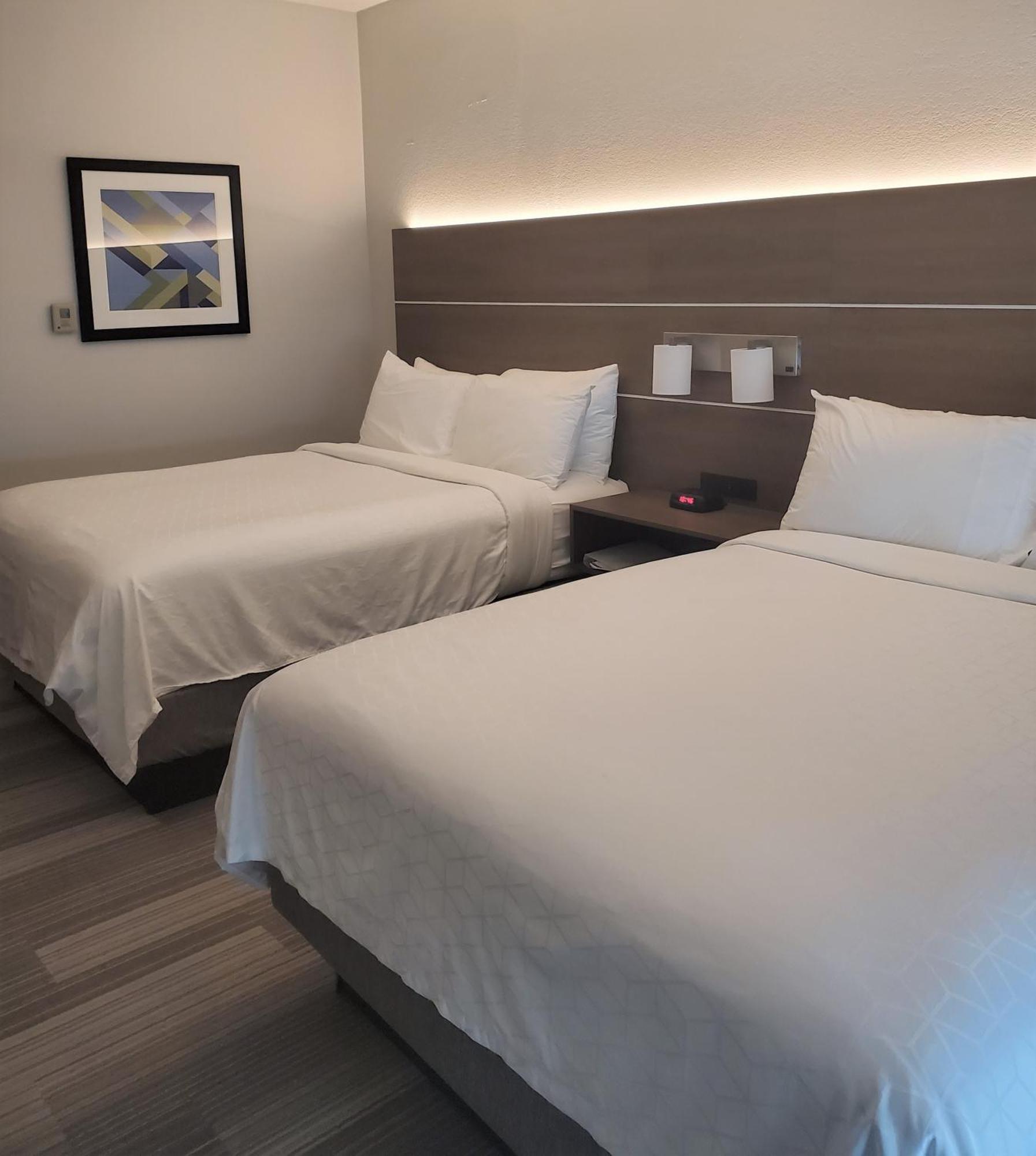 Hotel Express & West Sea World Area By Ihg 3*