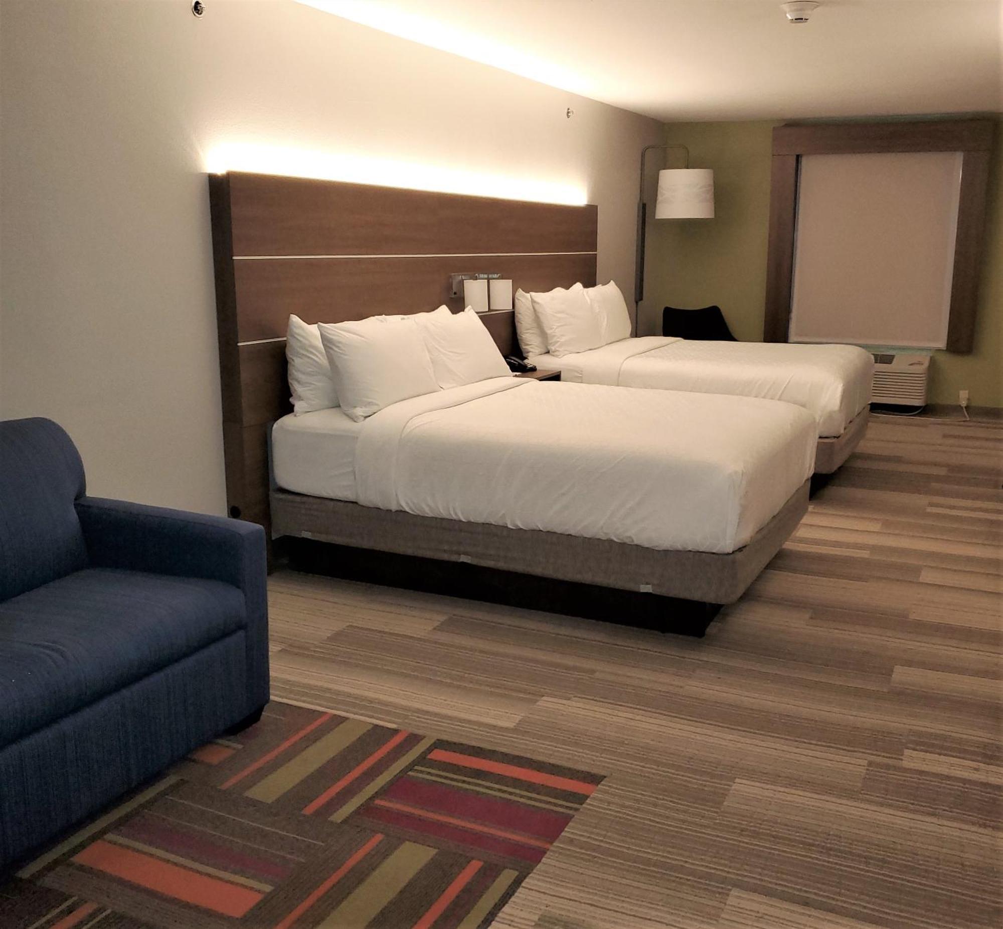 Express & West Sea World Area By Ihg