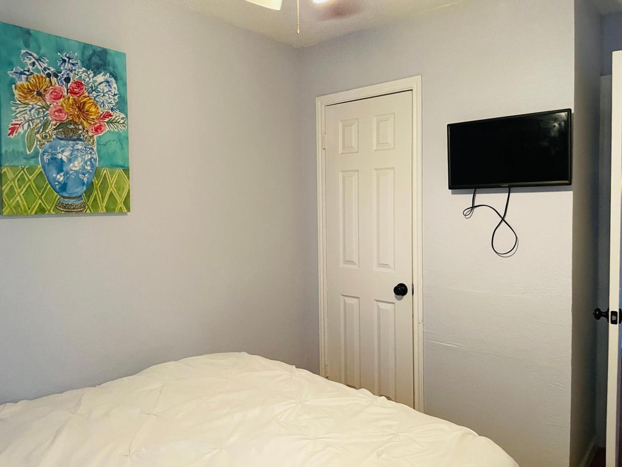 Comfort 4 Bedroom 3 Bath 5 Mins From Sea World Holiday home