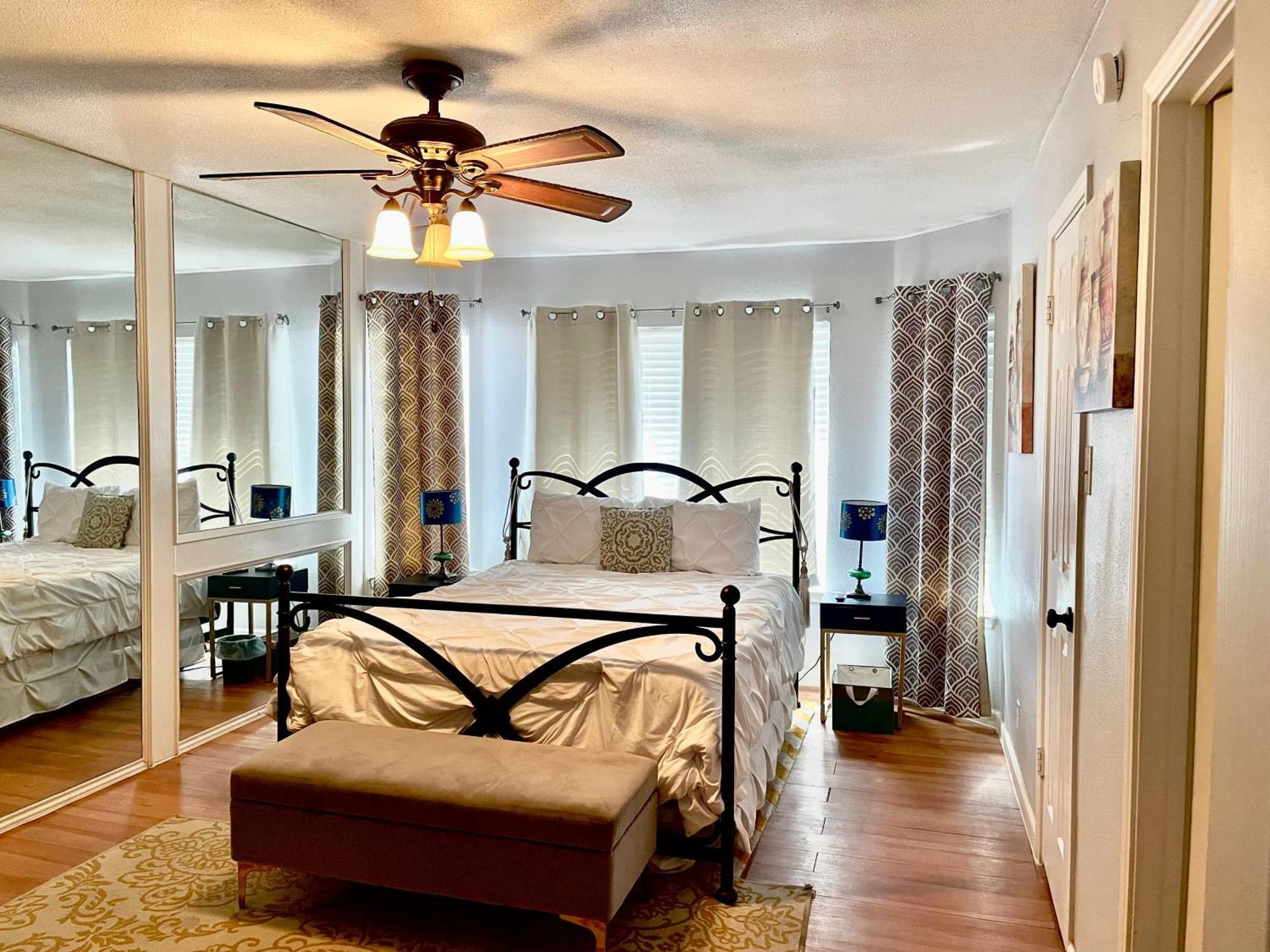 Comfort 4 Bedroom 3 Bath 5 Mins From Sea World *