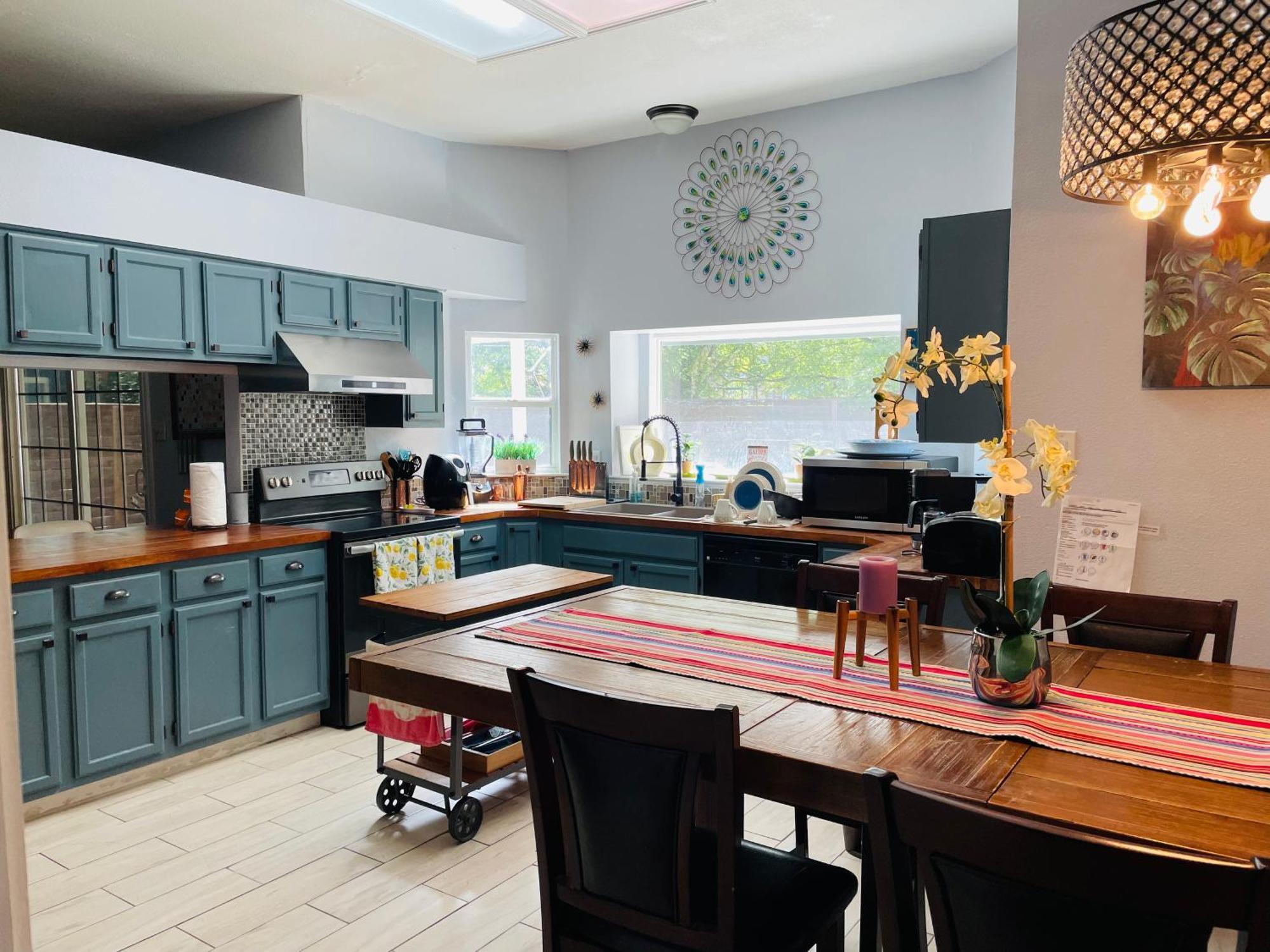 Comfort 4 Bedroom 3 Bath 5 Mins From Sea World *
