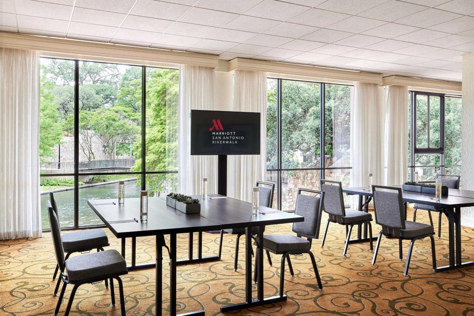 Marriott Riverwalk 4*