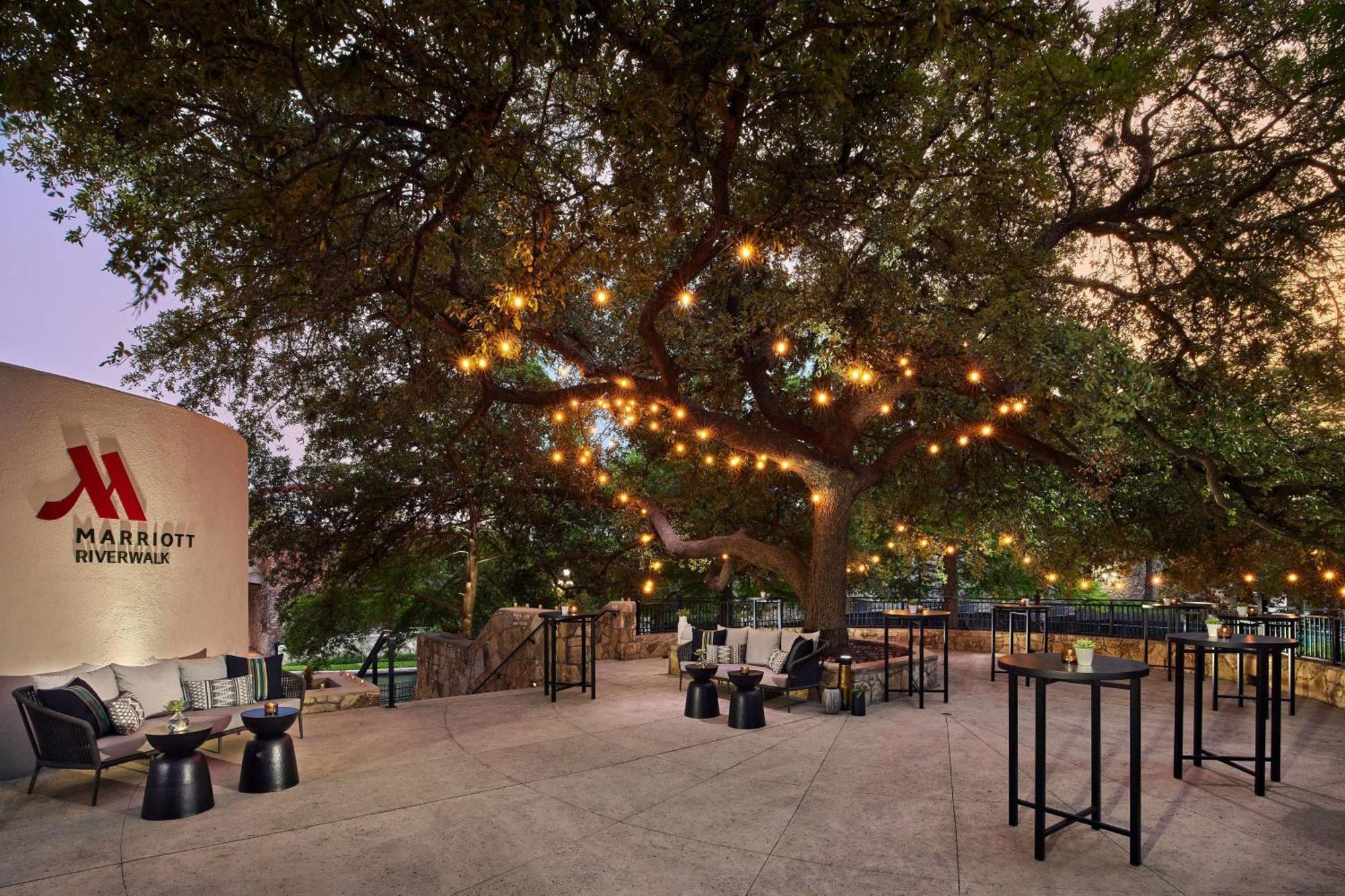 Marriott Riverwalk Hotel 4*