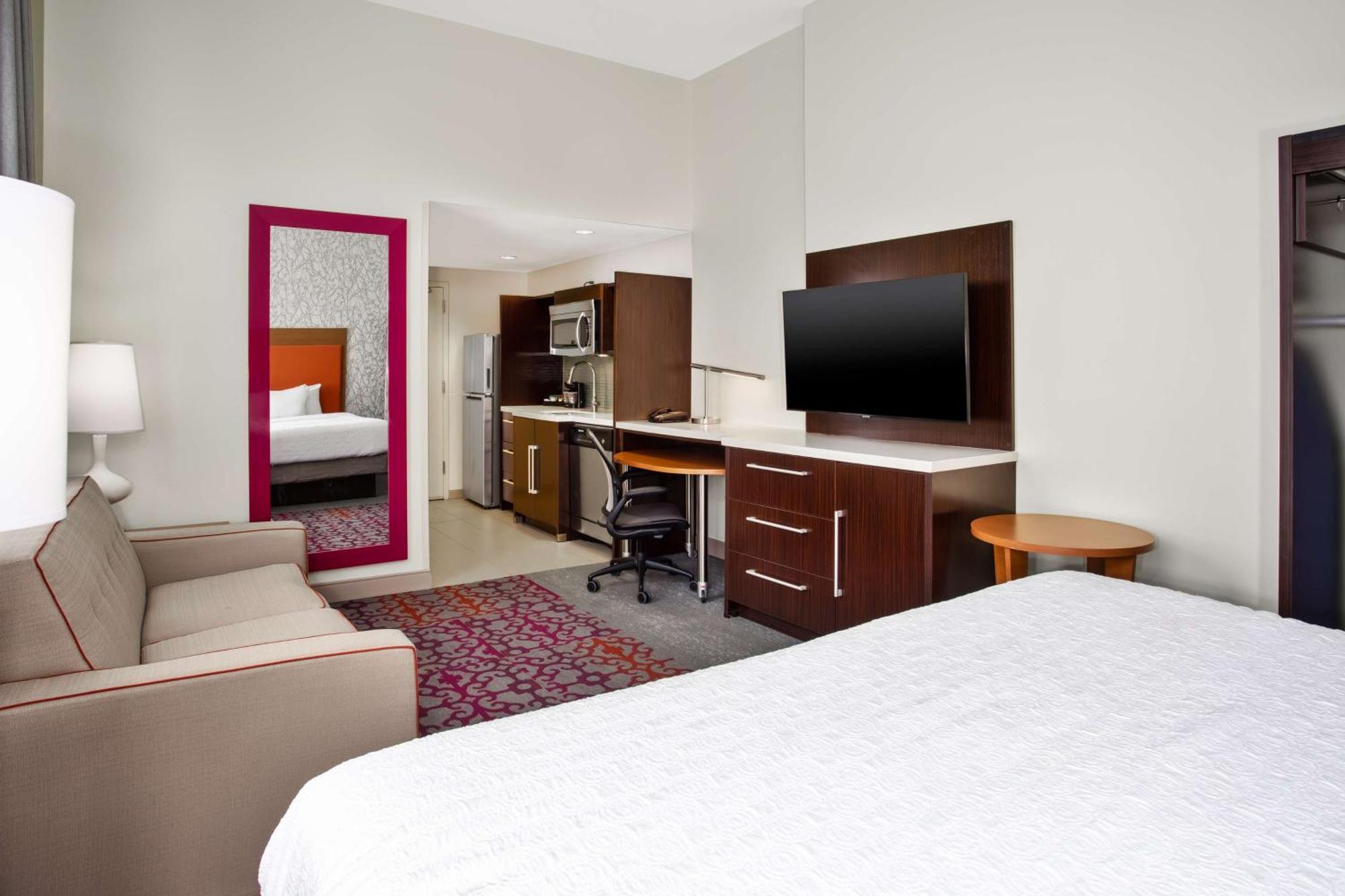 Home2 By Hilton Downtown - Riverwalk, Tx