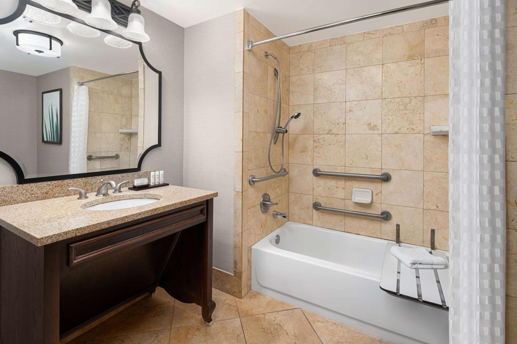 Embassy Riverwalk-downtown Hotel 4*