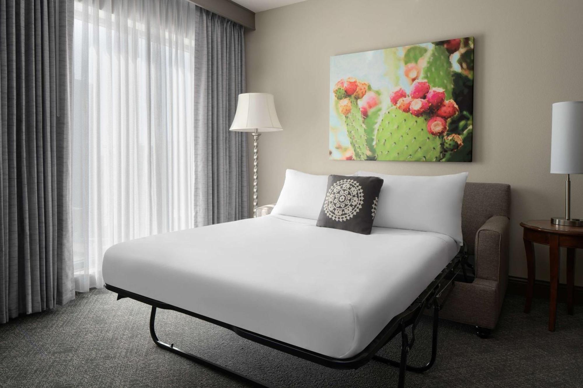 Embassy Riverwalk-downtown Hotel 4*