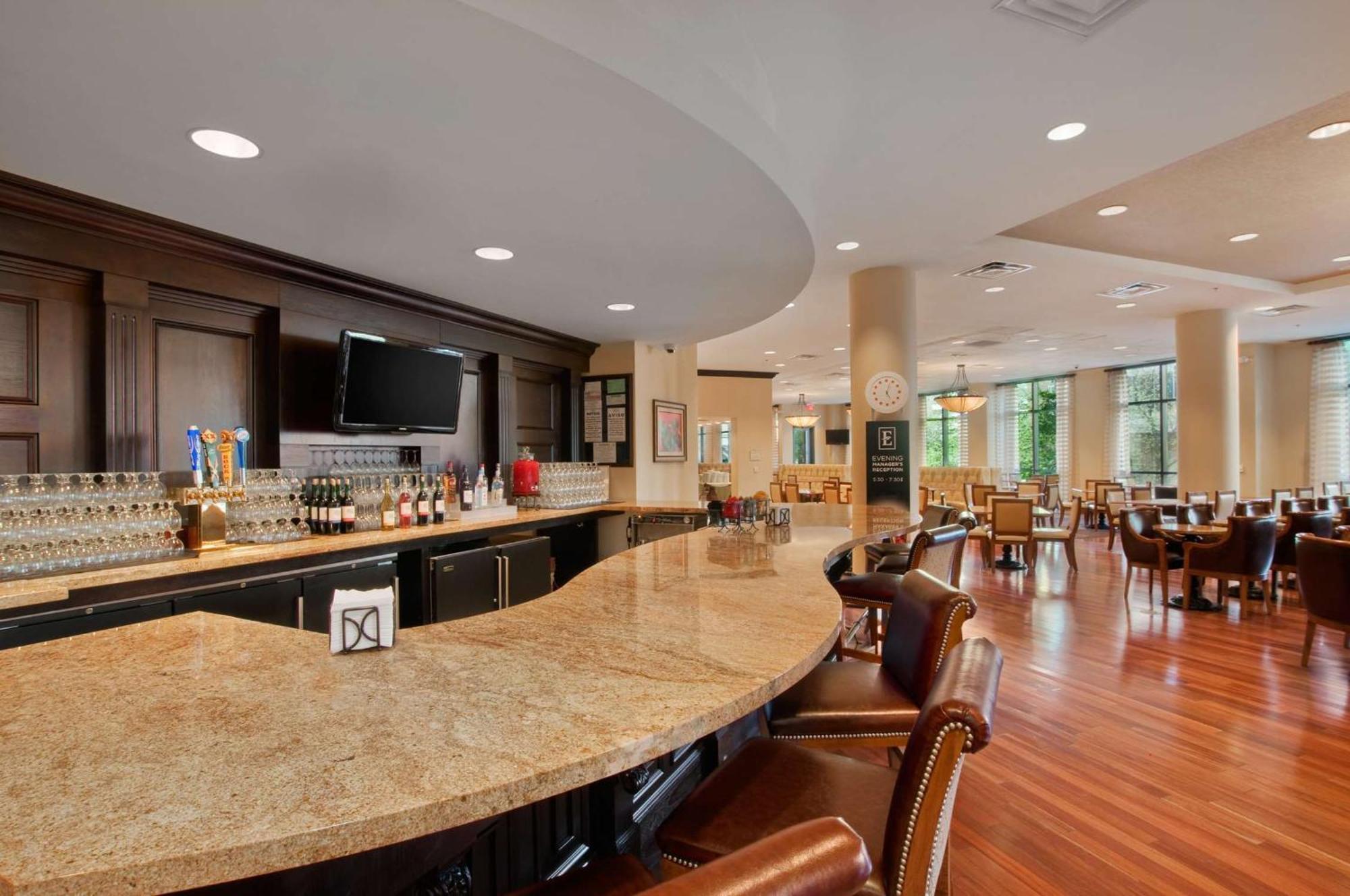 Hotel Embassy Riverwalk-downtown