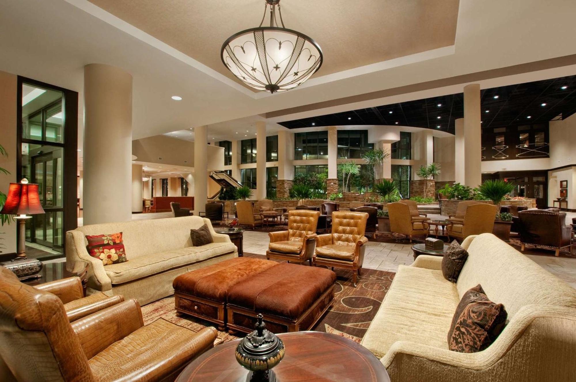 Hotel Embassy Riverwalk-downtown 4*