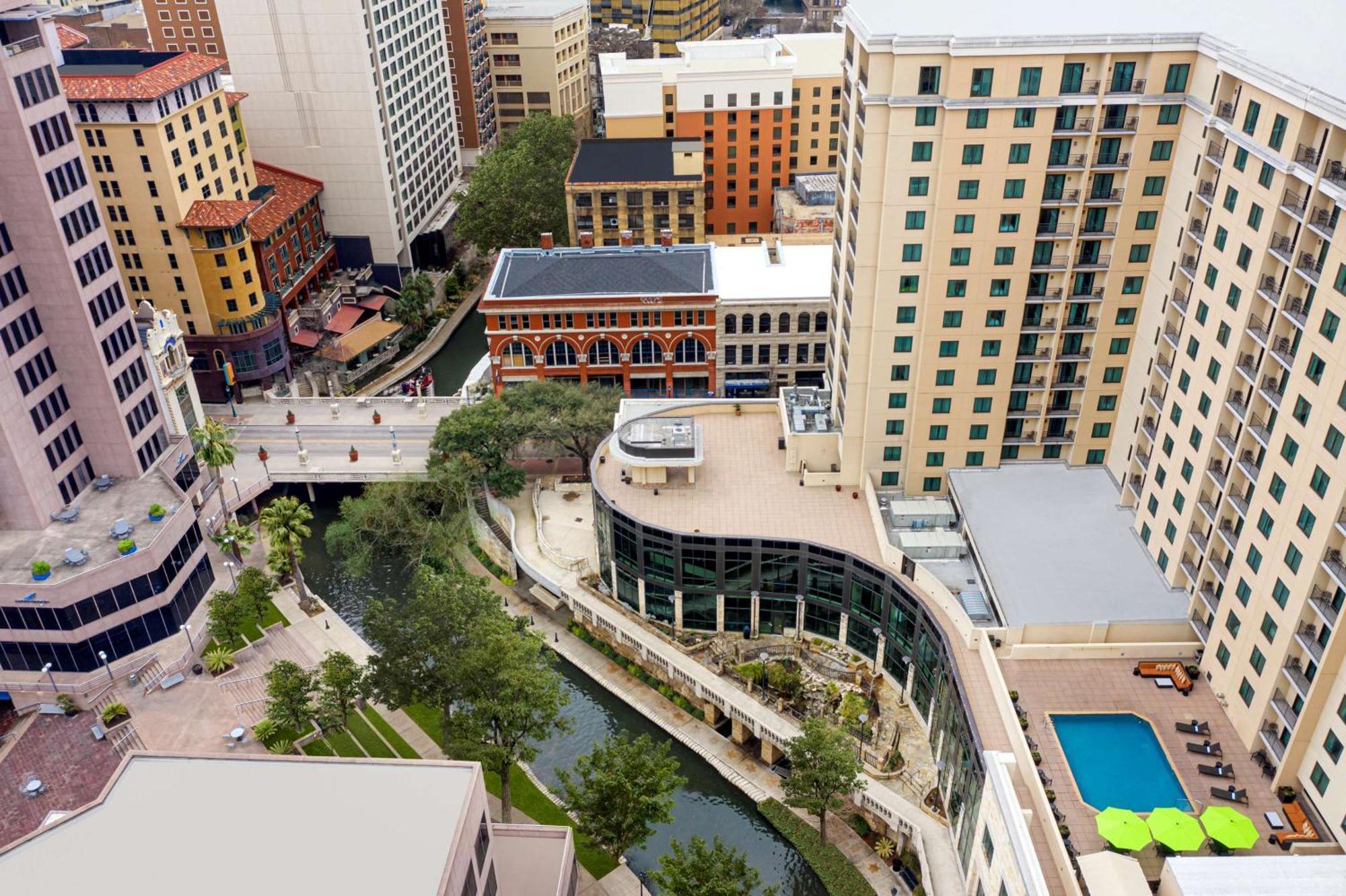 Embassy Riverwalk-downtown Hotel