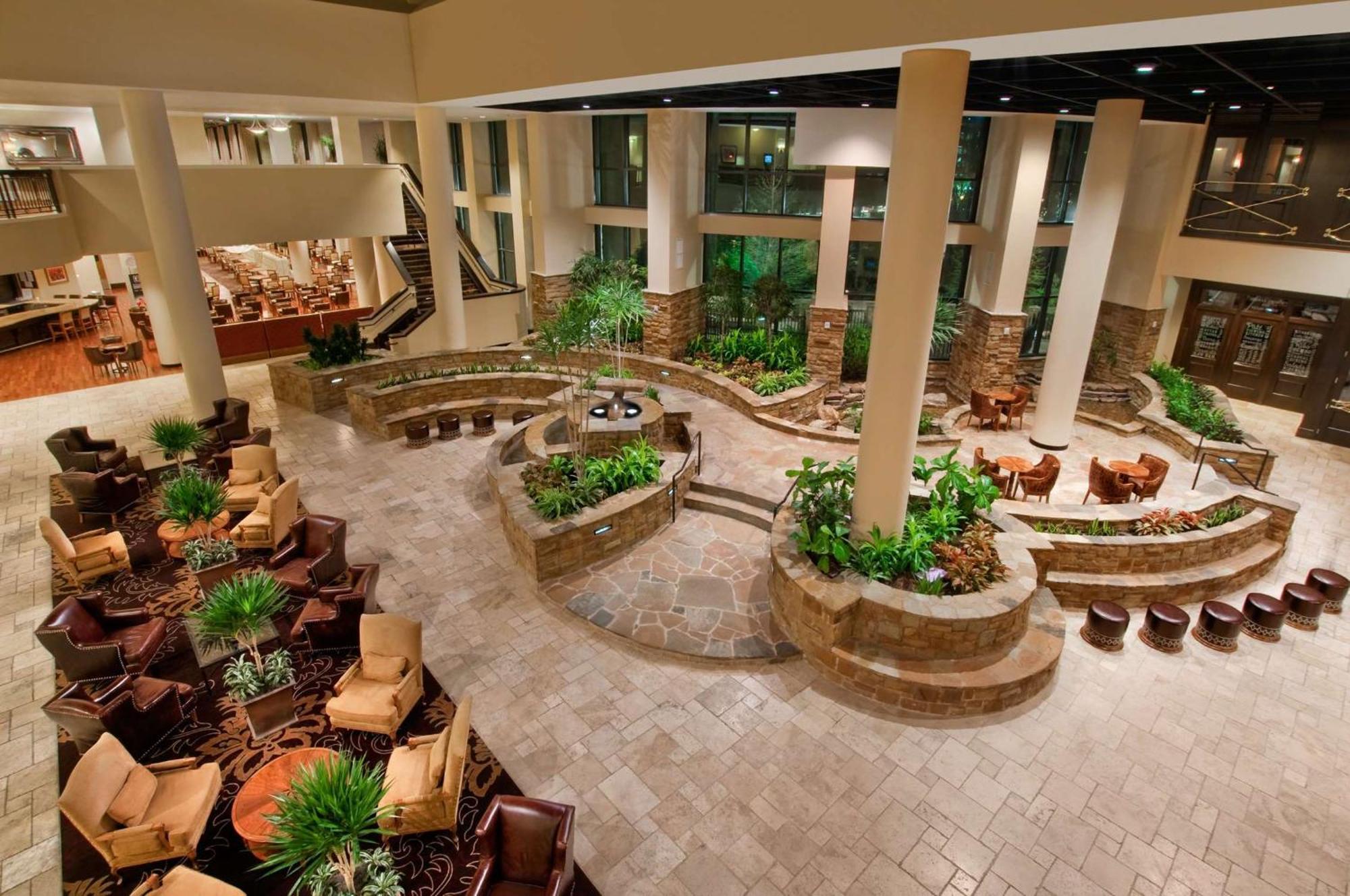 Embassy Riverwalk-downtown Hotel