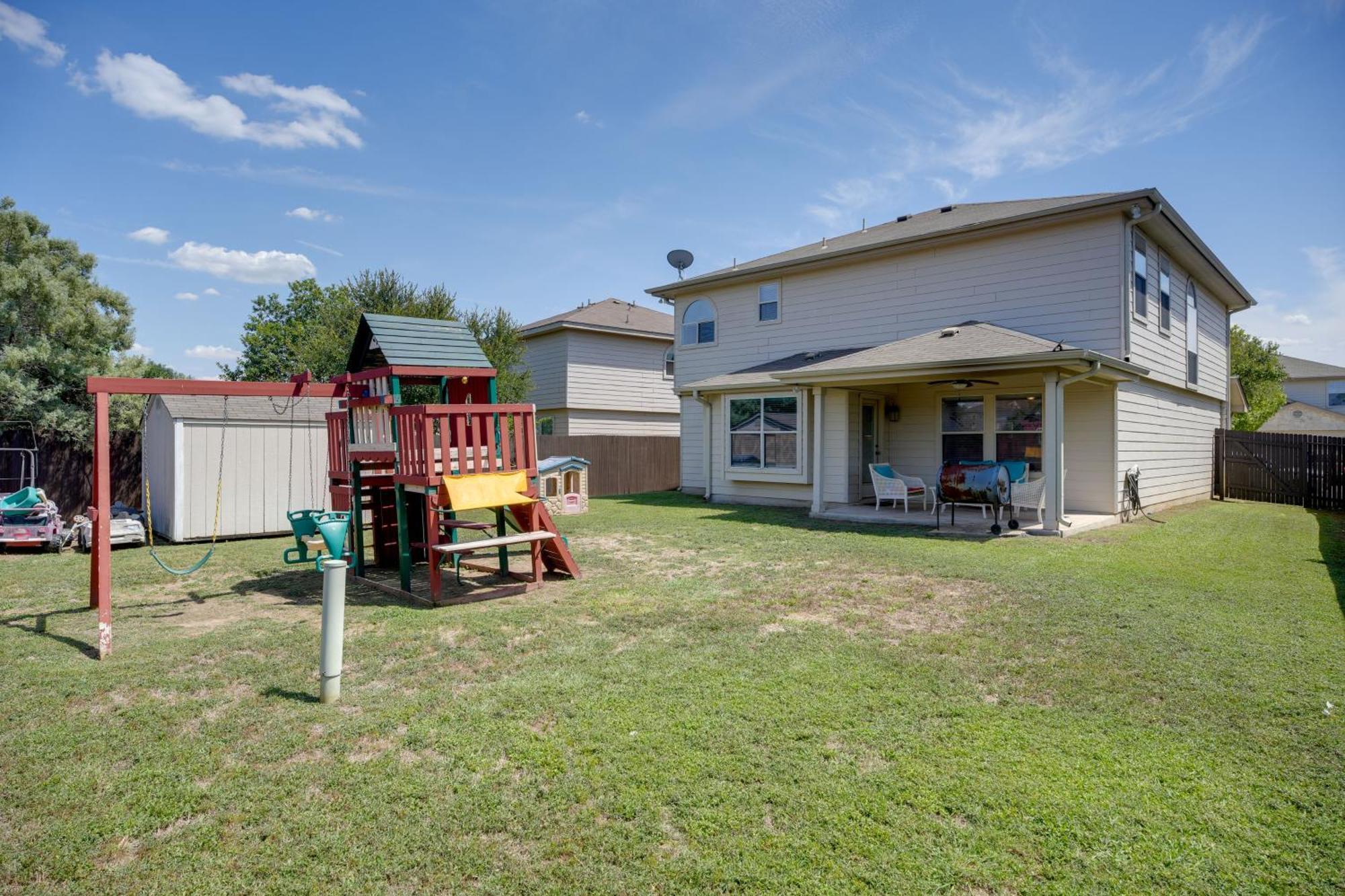 With Pool Access Near Lackland Afb Holiday home San Antonio