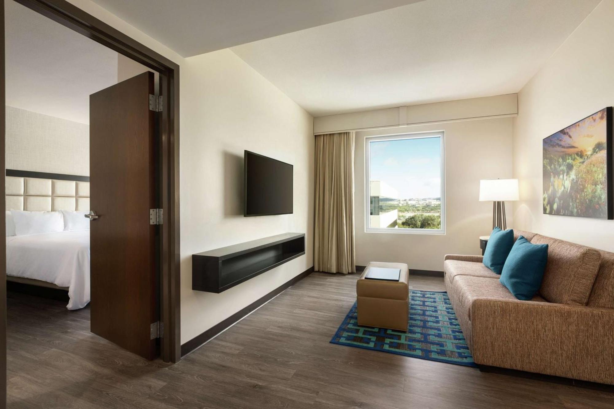 Embassy By Hilton Landmark San Antonio
