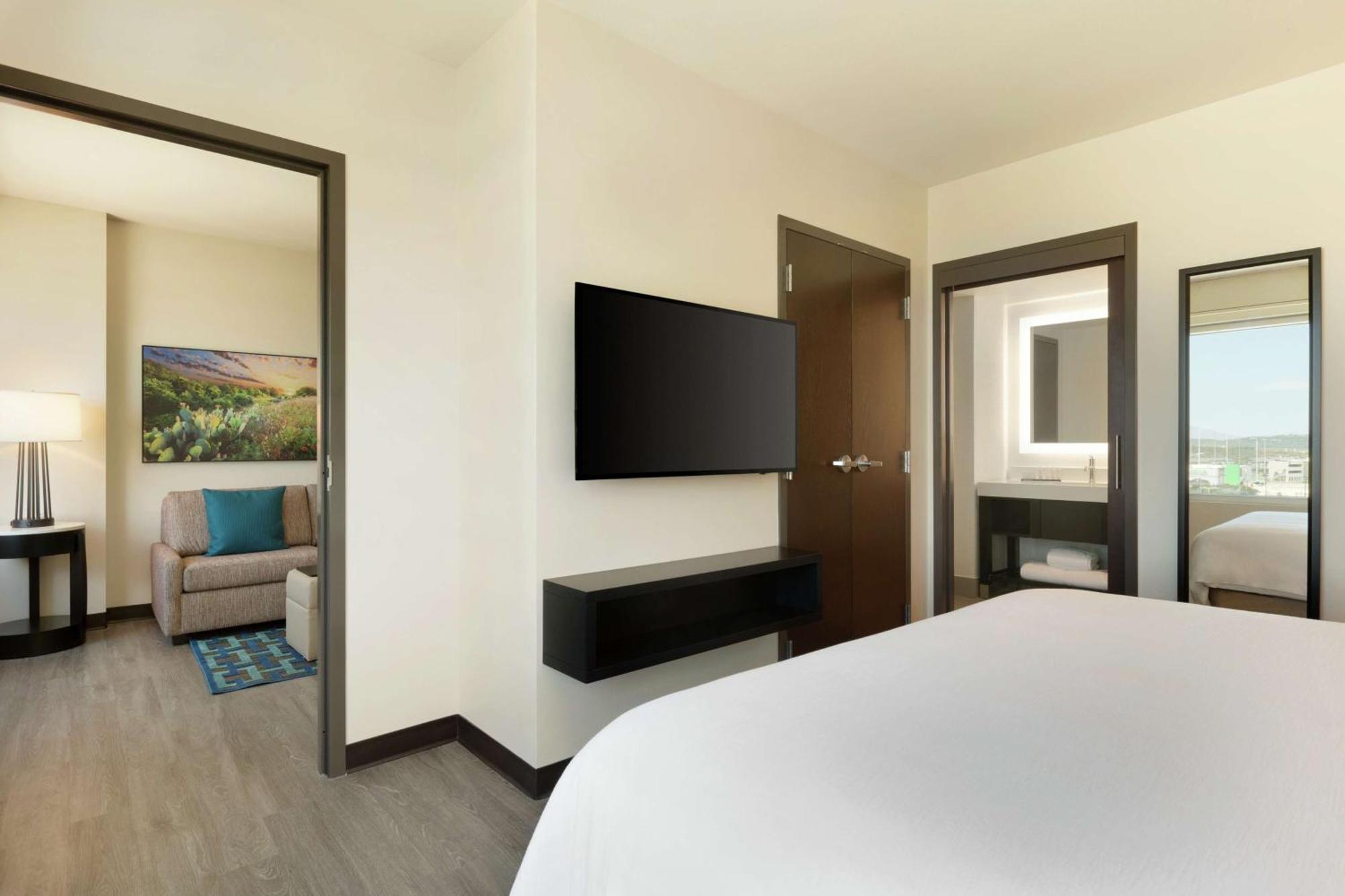 Hotel Embassy By Hilton Landmark San Antonio