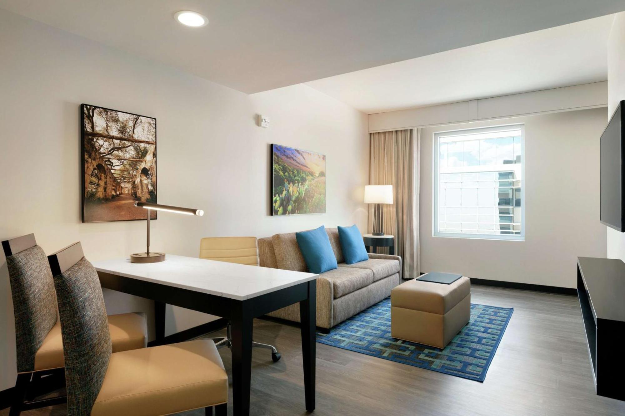 Embassy By Hilton Landmark Hotel 4*