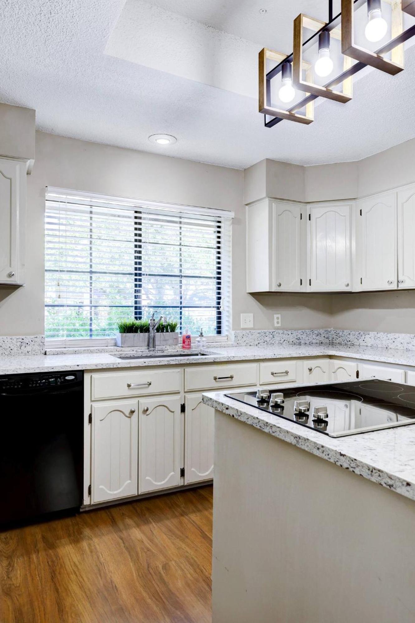 Holiday home Luxurious Oasis W Serene Pool, Games & Fire Pit *