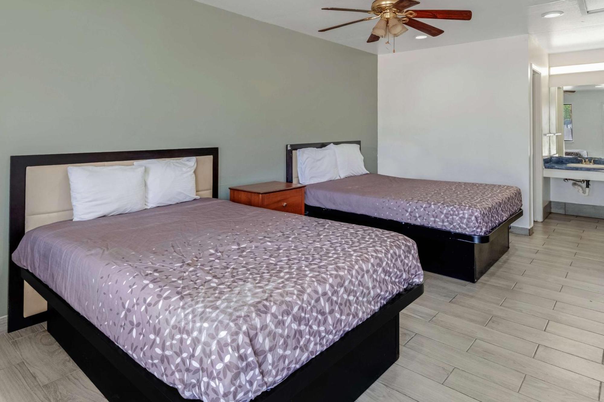 Americas Value Downtown Riverwalk 3*