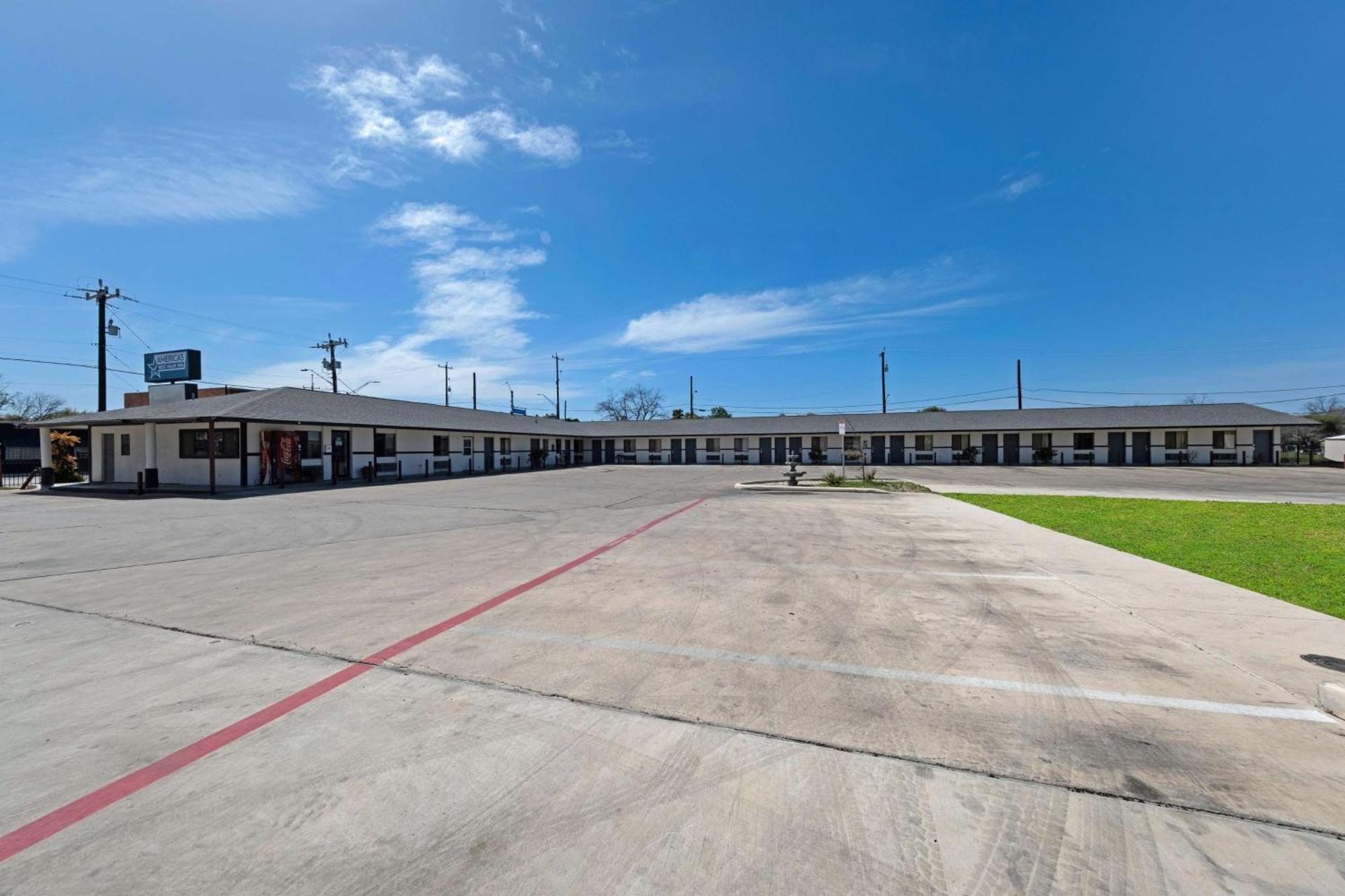 Americas Value Downtown Riverwalk Motel San Antonio