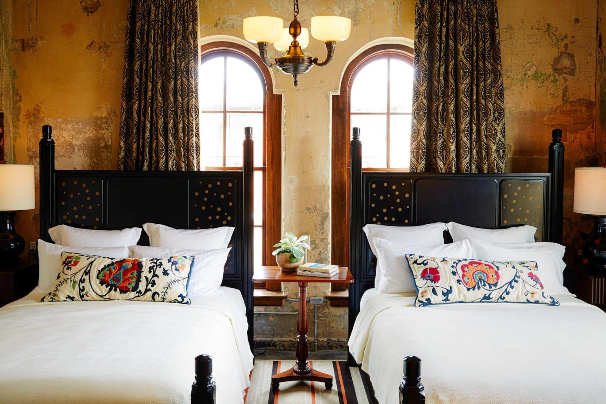 Hotel Emma At Pearl On The Riverwalk