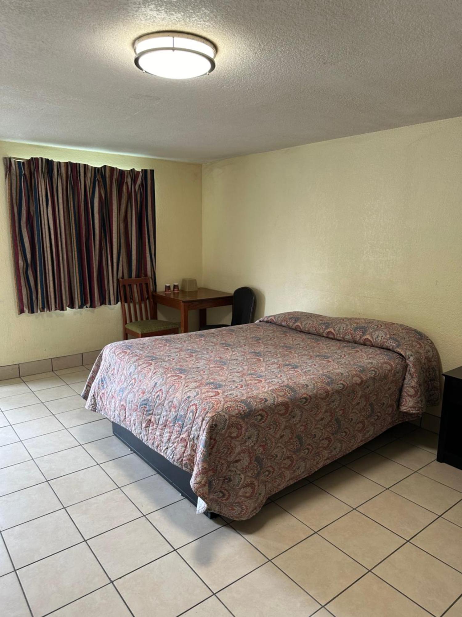 Motel Sands *