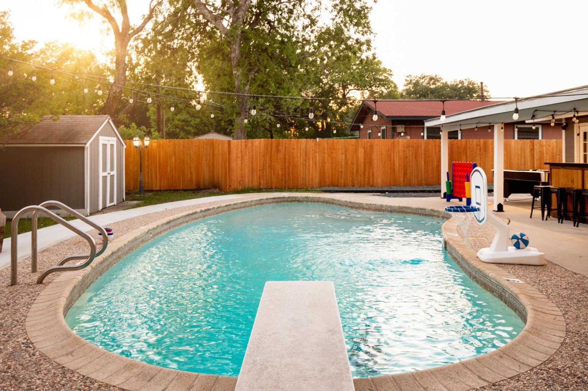 With Pool And Games In Holiday home *
