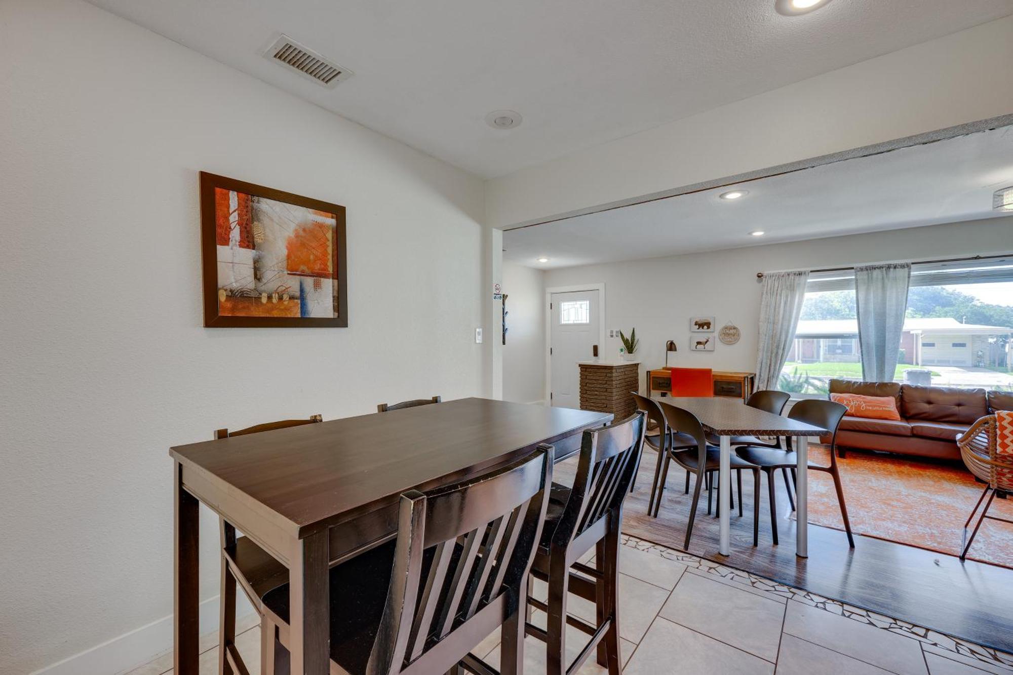 Holiday home Home, 2 Mi To Airport - Pets Welcome! *