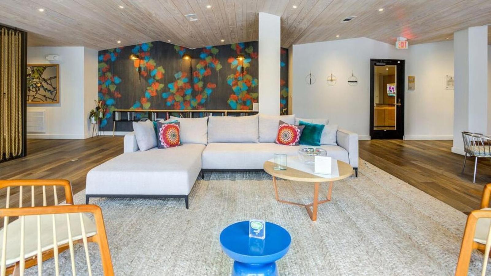Landing At Agave - 1 Bedroom In Downtown Apartment *