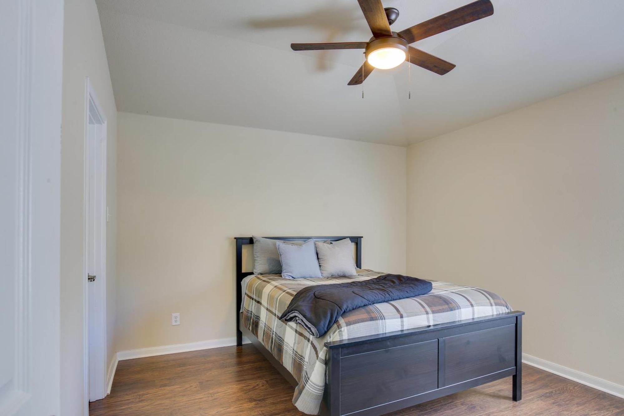 Getaway With Deck, Fenced-in Yard! San Antonio