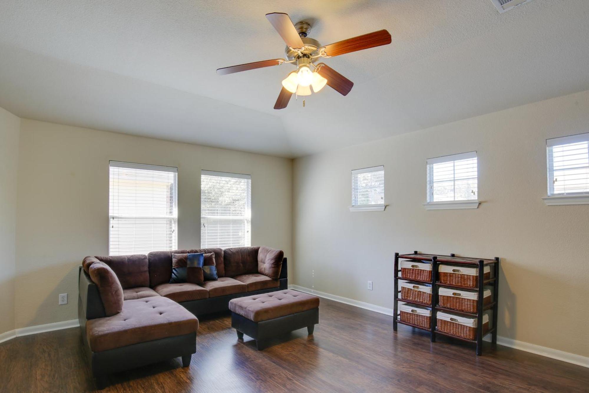 Getaway With Deck, Fenced-in Yard! *