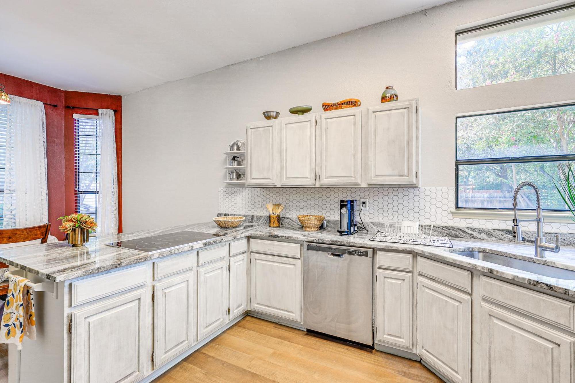 Spacious Google Fiber, Game Holiday home