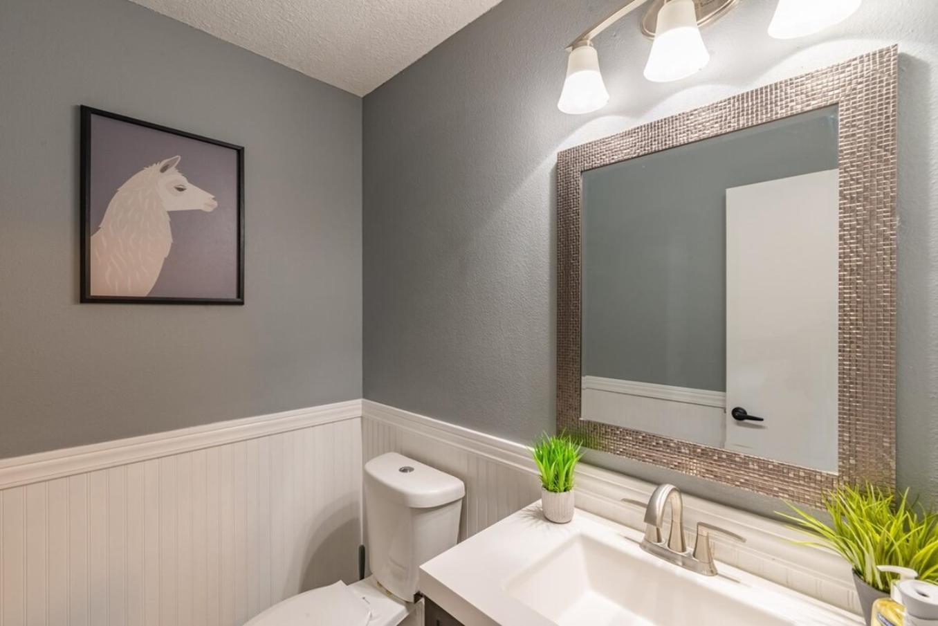 Gameroom, Bbq & Hot-tub By Lackland & Seaworld San Antonio