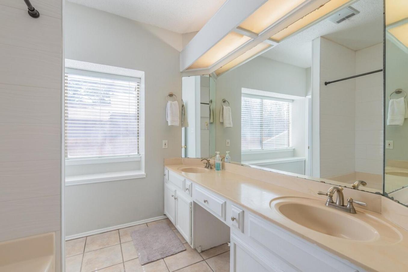 Holiday home Beautiful With Pool, Games & Covered Patio San Antonio