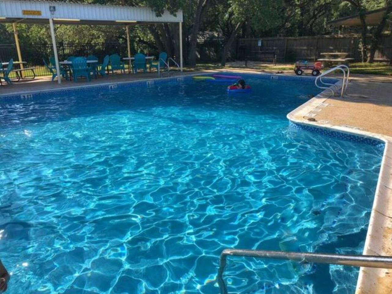 Beautiful With Pool, Games & Covered Patio *