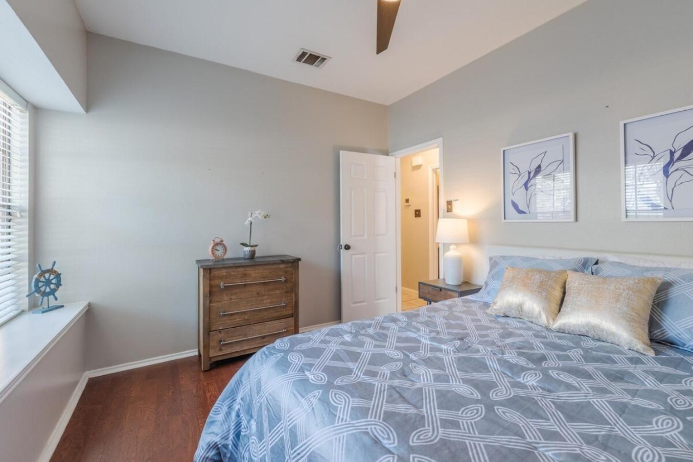 Beautiful With Pool, Games & Covered Patio